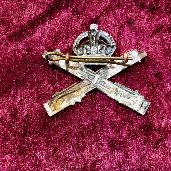 WW1 Machine Gun Corps Cap Badge 2